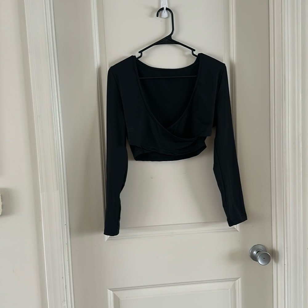 Black Crop Long Sleeve